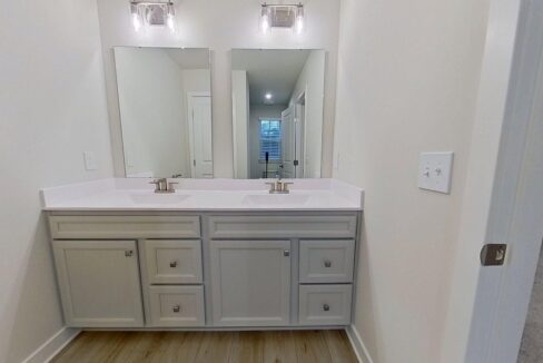 208-Lograto-Ln-Simpsonville-SC-29681-18