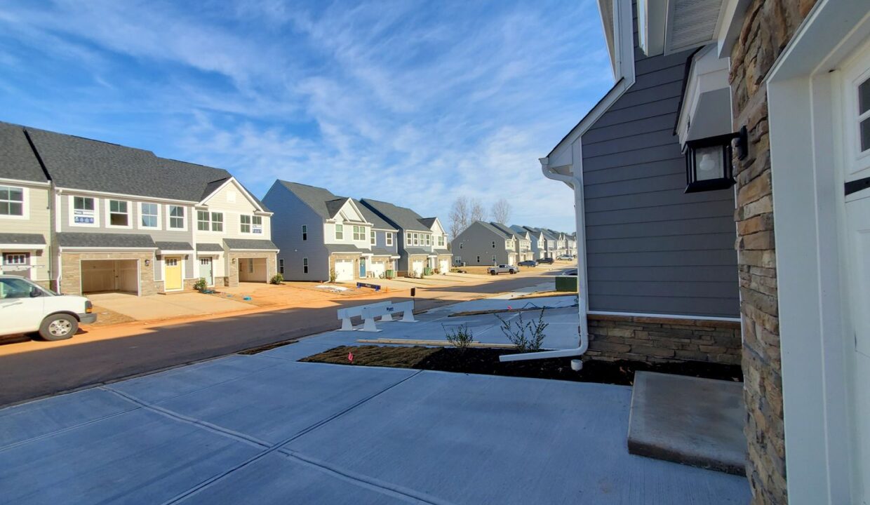 208-Lograto-Ln-Simpsonville-SC-29681-21