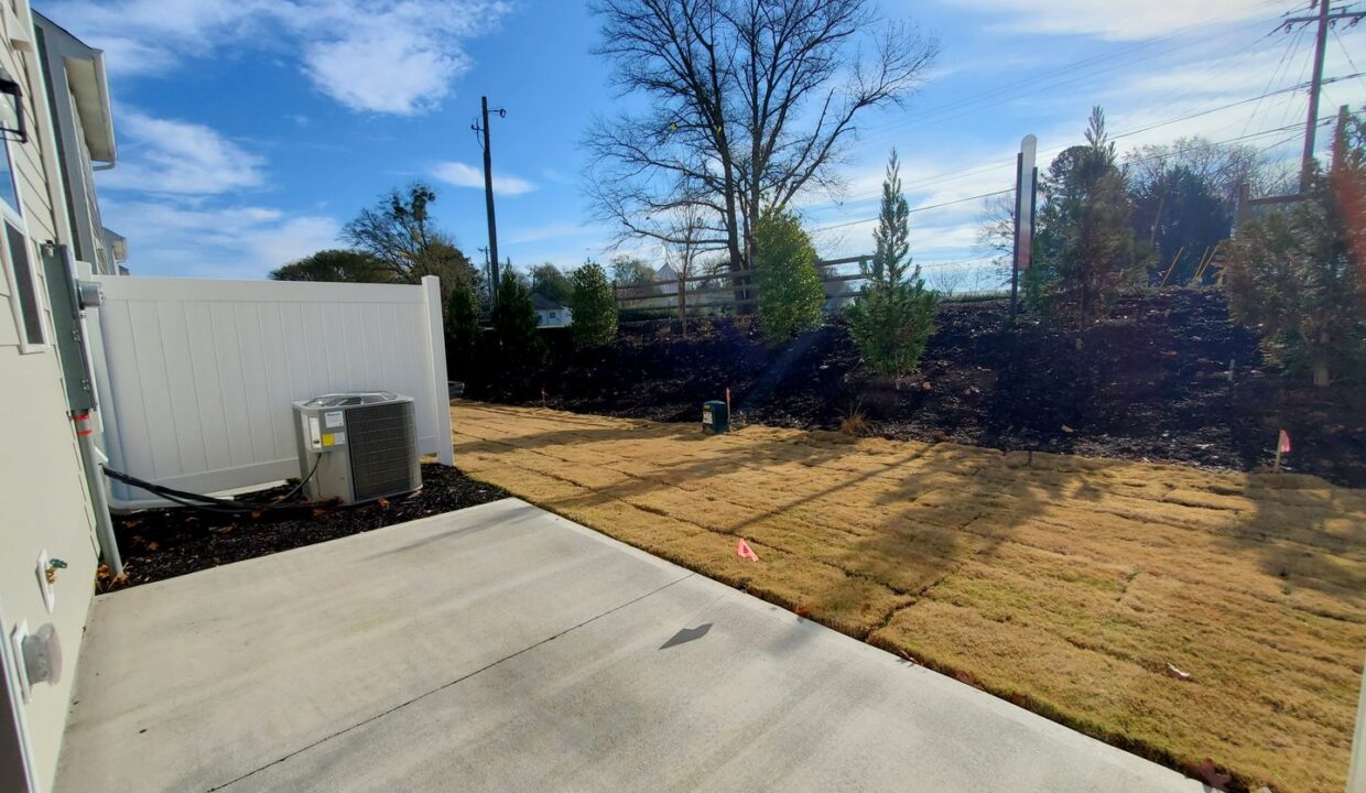 208-Lograto-Ln-Simpsonville-SC-29681-24