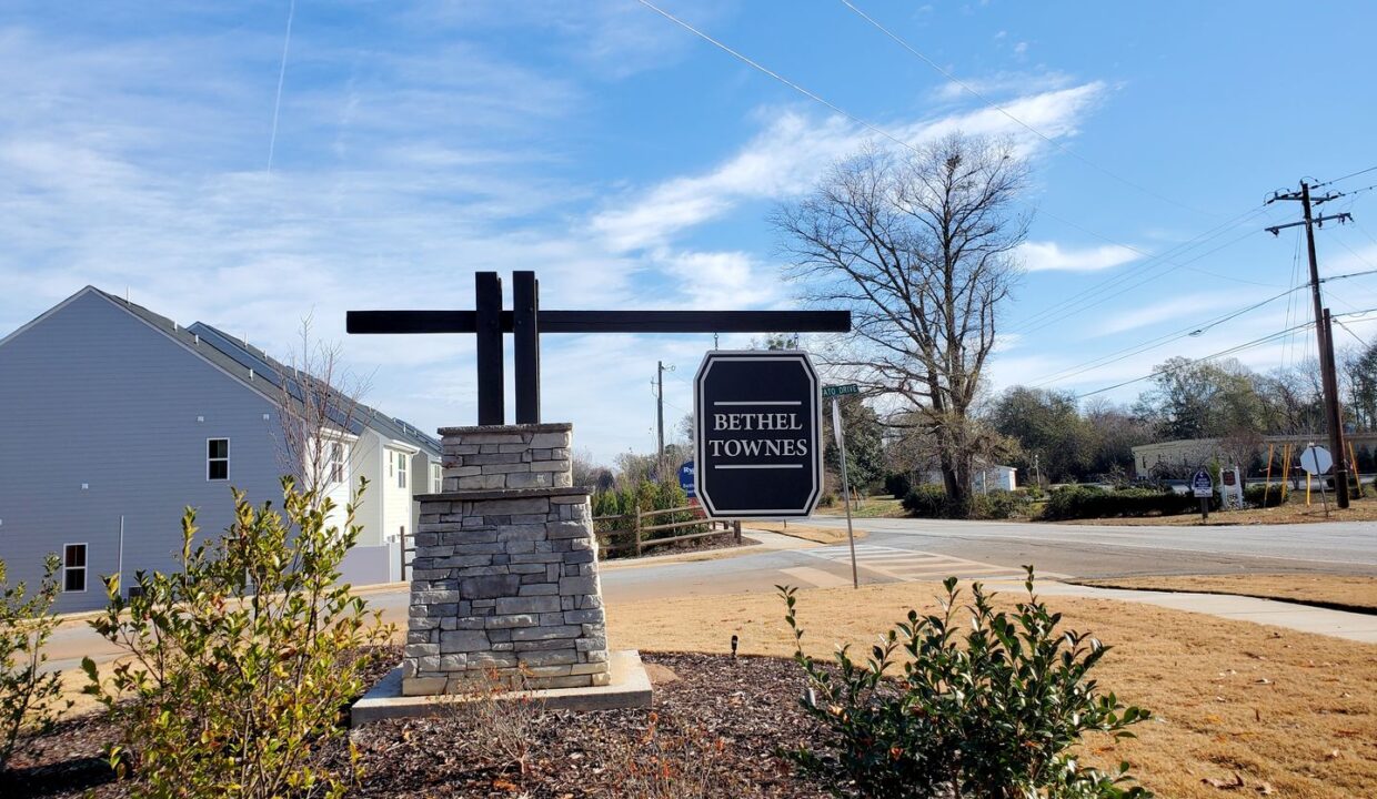 208-Lograto-Ln-Simpsonville-SC-29681-7