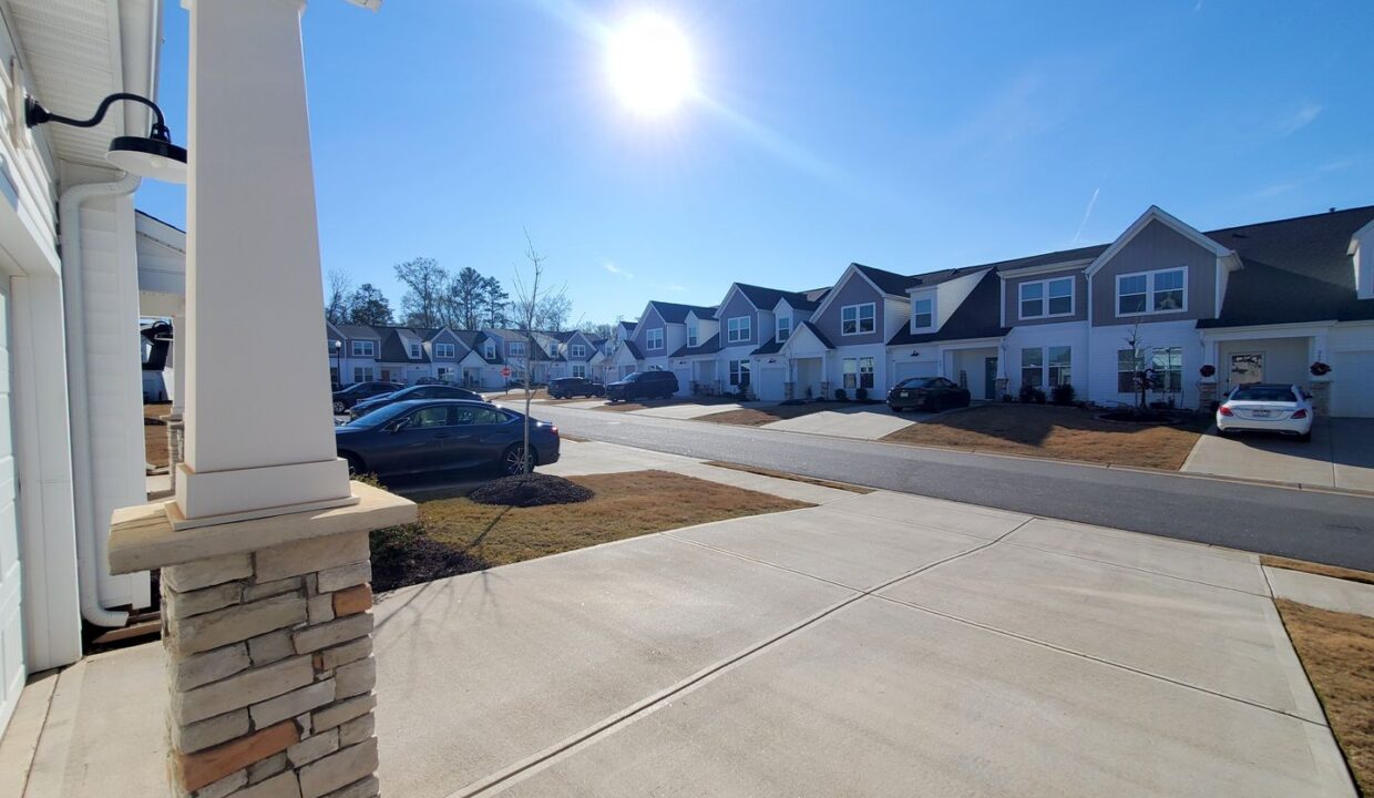 210-Woodhouse-Way-Greenville-SC-29605-33