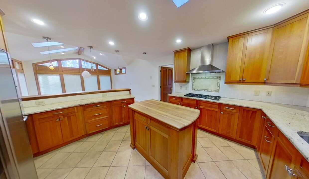 2323-Ridgefield-Dr-Chapel-Hill-NC-27517-23