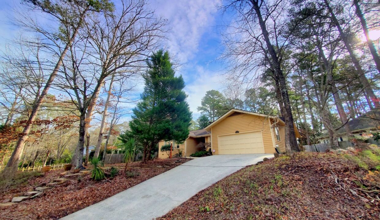 2323-Ridgefield-Dr-Chapel-Hill-NC-27517-24