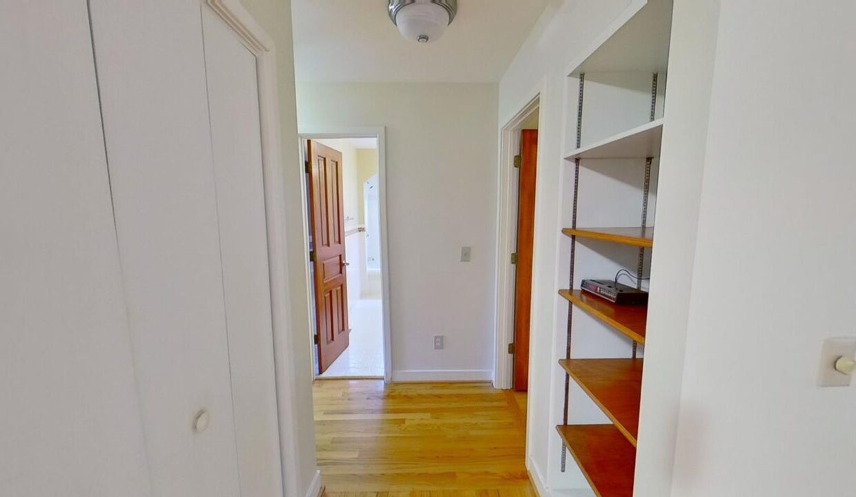 2323-Ridgefield-Dr-Chapel-Hill-NC-27517-30