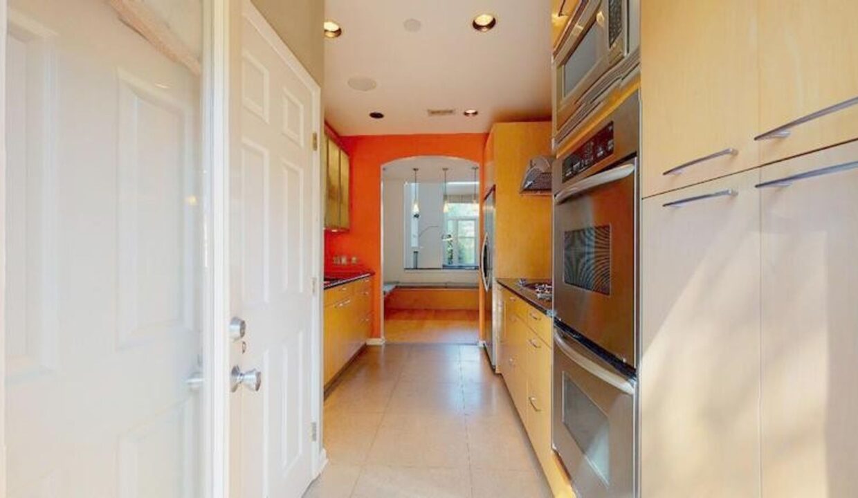 2708-Dilworth-Heights-Ln-Charlotte-NC-28209-21