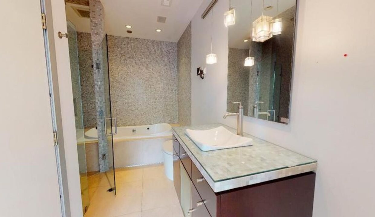 2708-Dilworth-Heights-Ln-Charlotte-NC-28209-25