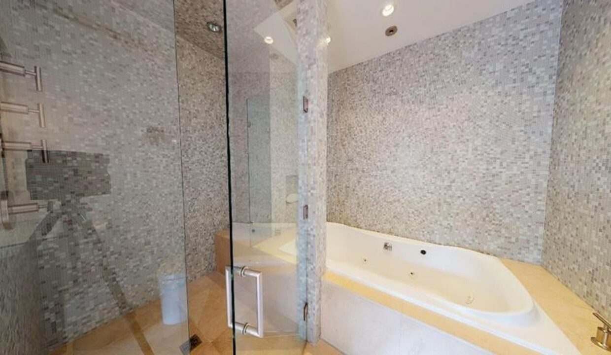 2708-Dilworth-Heights-Ln-Charlotte-NC-28209-26