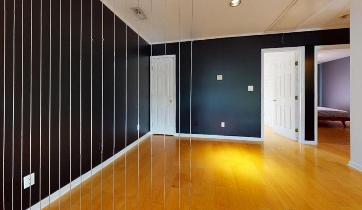 2708-Dilworth-Heights-Ln-Charlotte-NC-28209-36