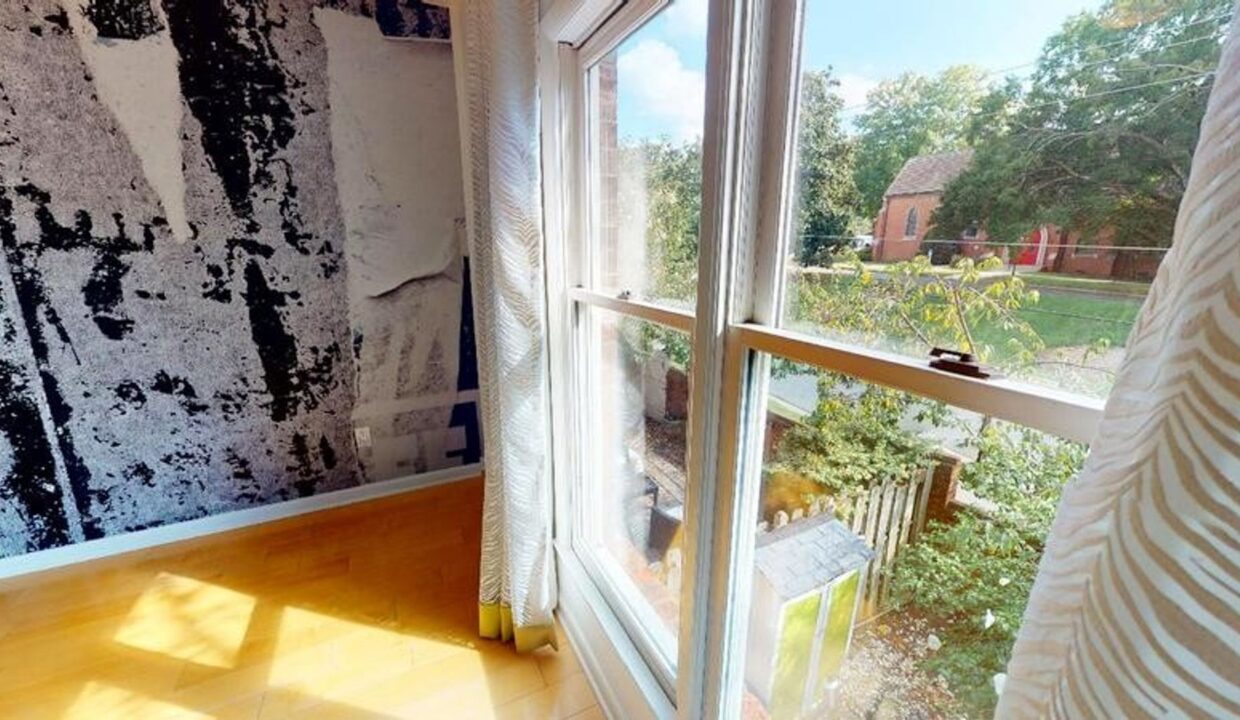 2708-Dilworth-Heights-Ln-Charlotte-NC-28209-39