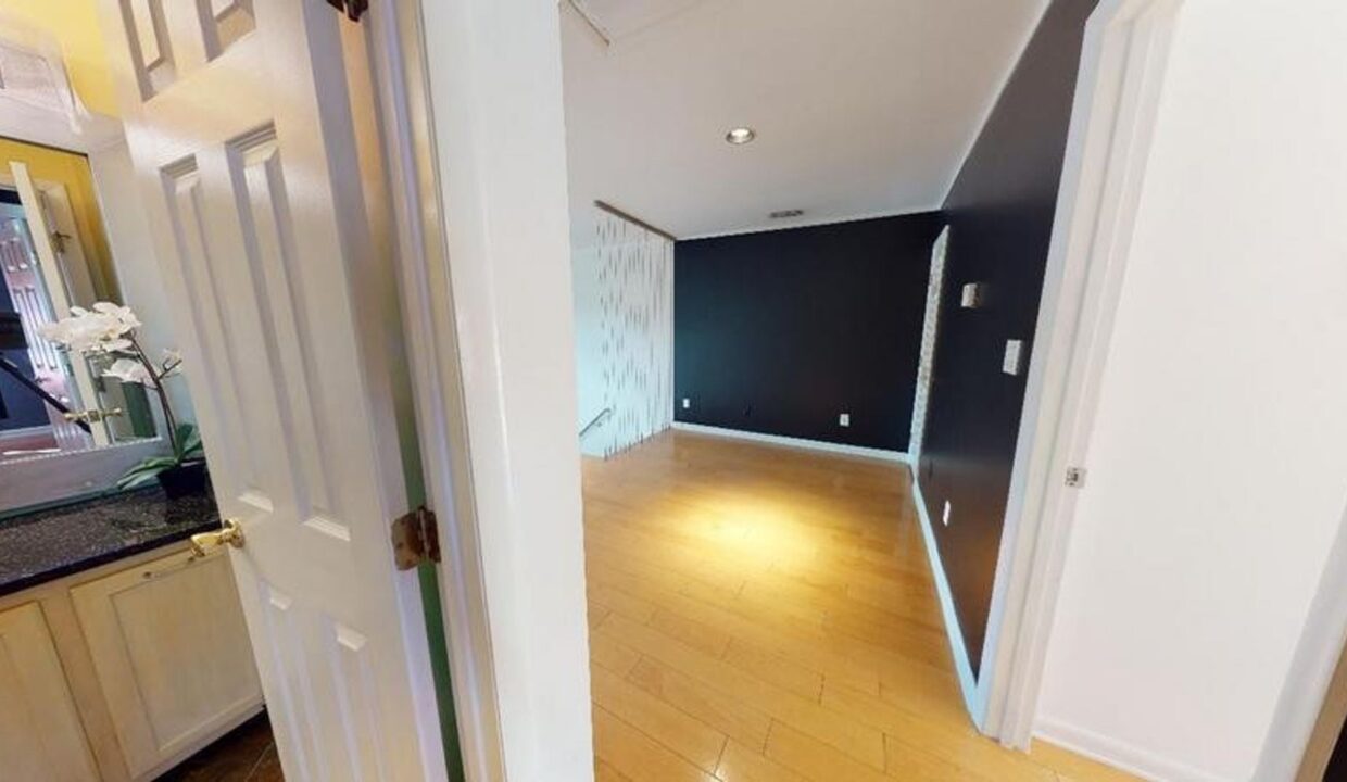 2708-Dilworth-Heights-Ln-Charlotte-NC-28209-40