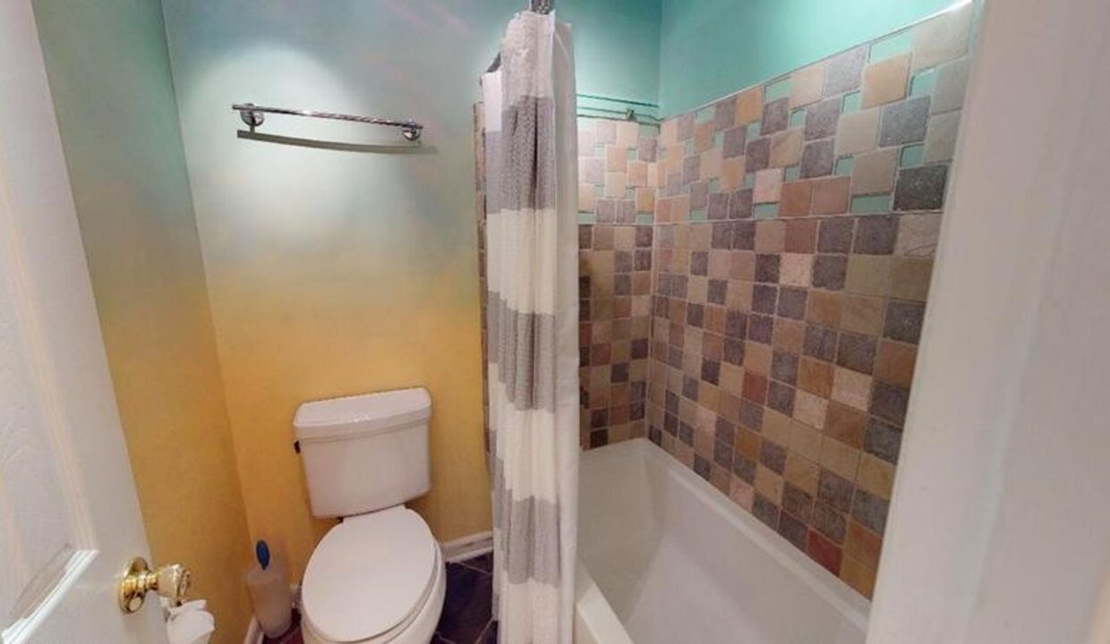 2708-Dilworth-Heights-Ln-Charlotte-NC-28209-45