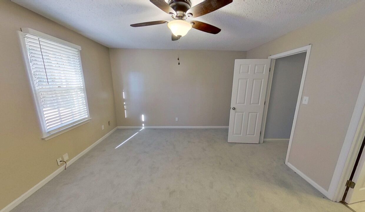 3781-Greens-Crossing-Greensboro-NC-27410-21