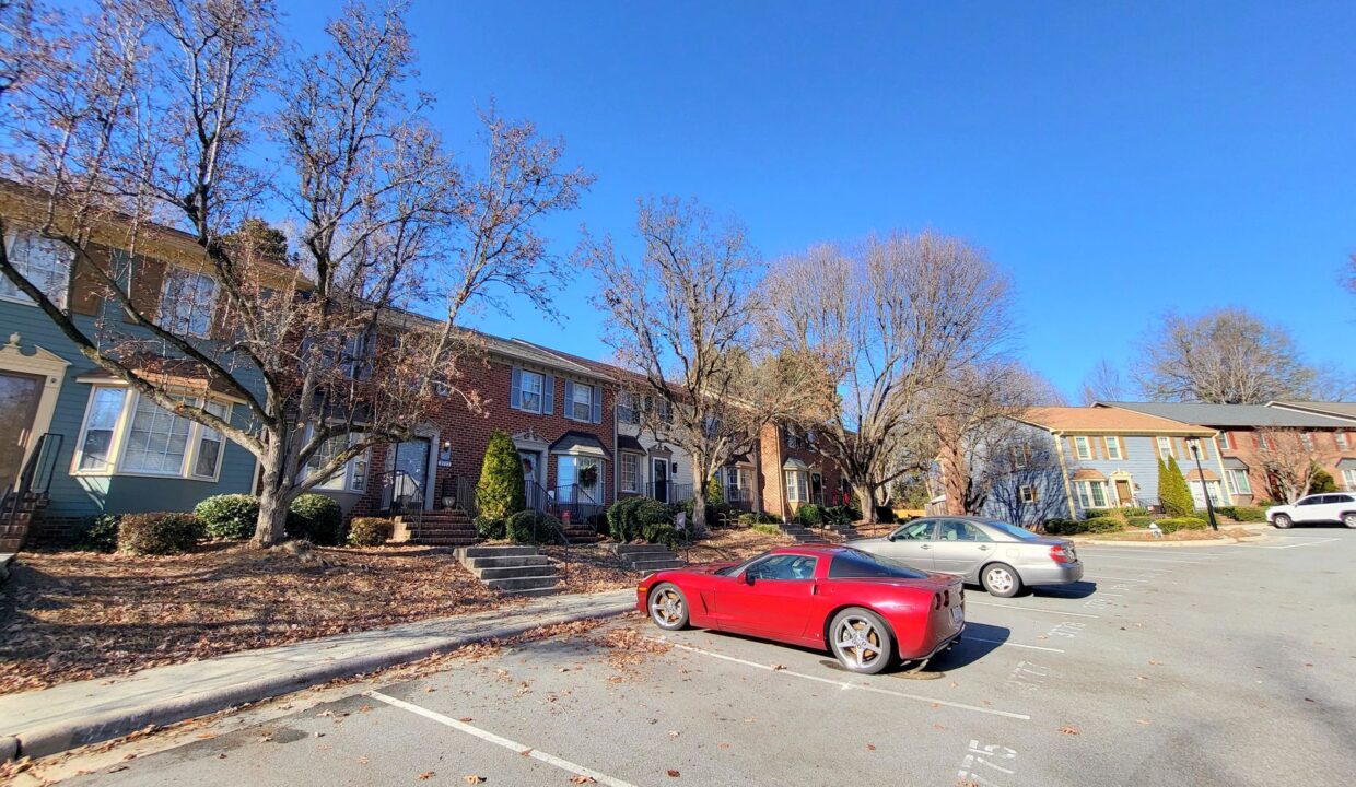 3781-Greens-Crossing-Greensboro-NC-27410-22