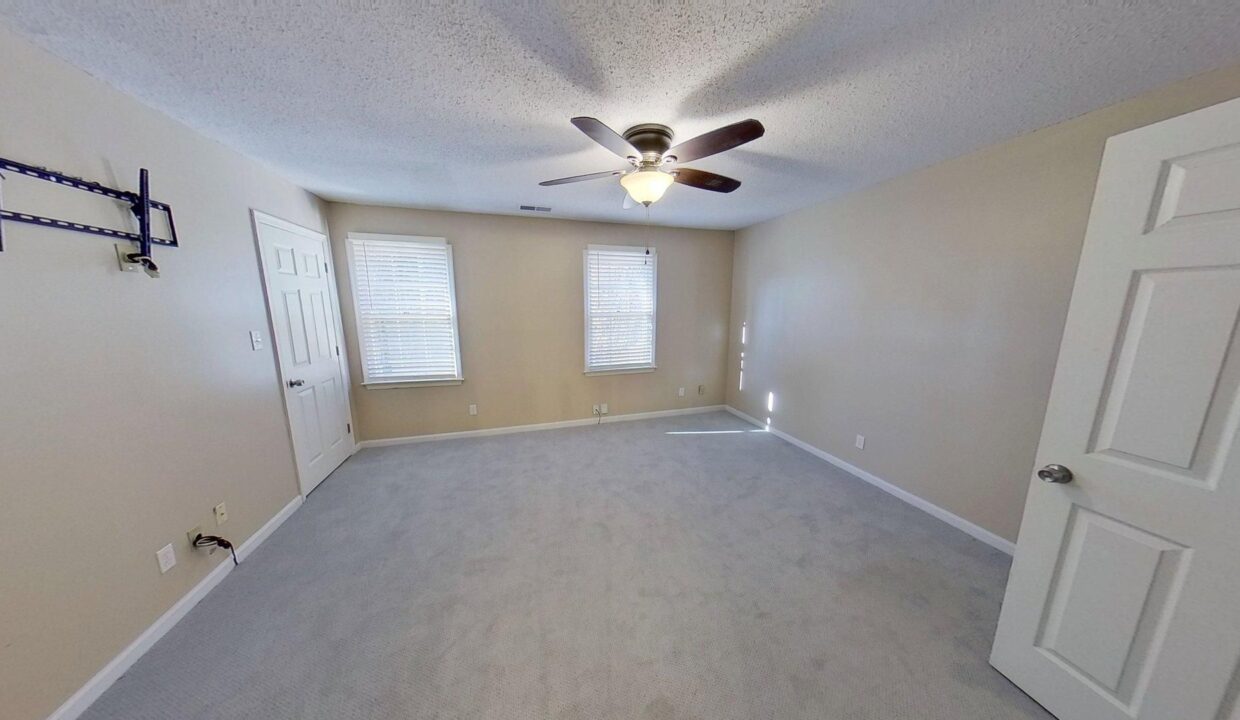 3781-Greens-Crossing-Greensboro-NC-27410-23