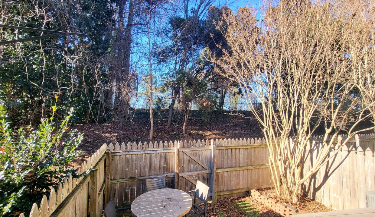 3781-Greens-Crossing-Greensboro-NC-27410-24