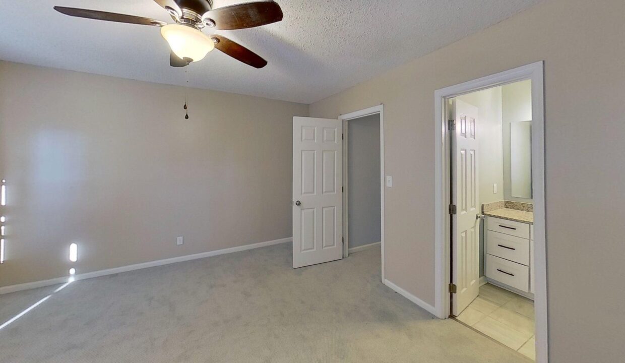 3781-Greens-Crossing-Greensboro-NC-27410-26