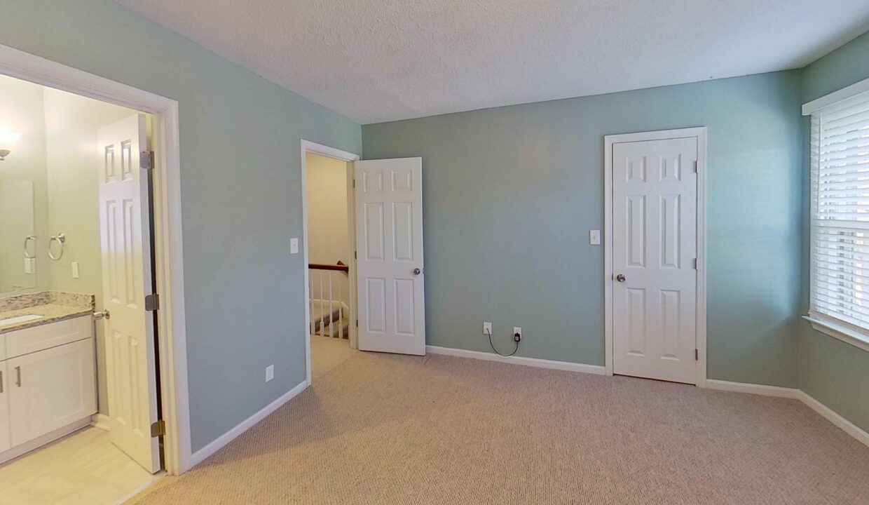 3781-Greens-Crossing-Greensboro-NC-27410-28