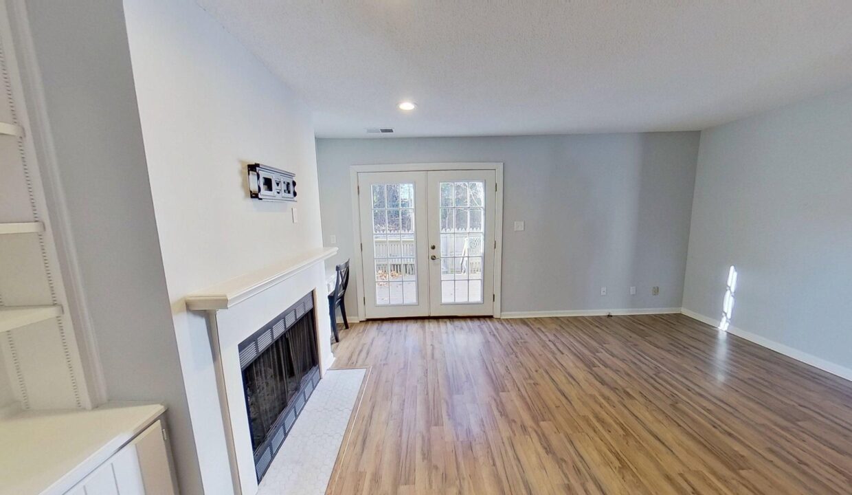 3781-Greens-Crossing-Greensboro-NC-27410-33