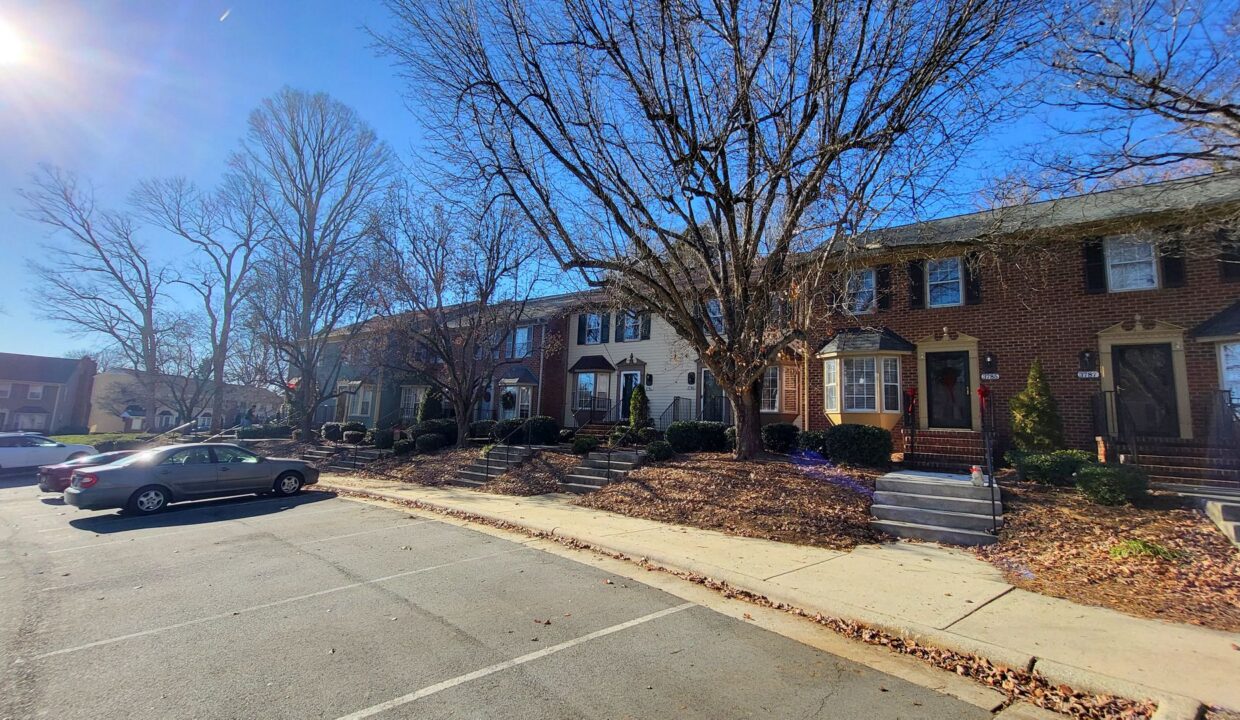 3781-Greens-Crossing-Greensboro-NC-27410-6