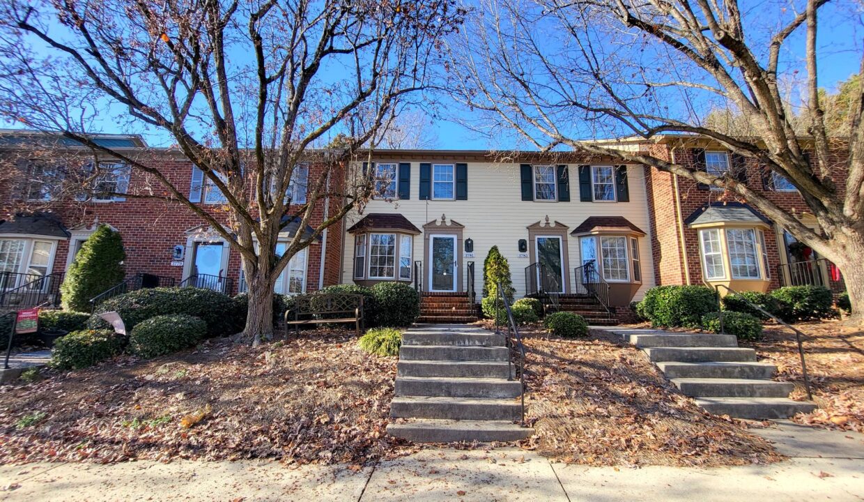 3781-Greens-Crossing-Greensboro-NC-27410-8