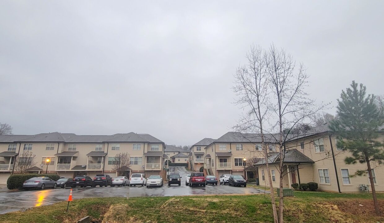 6525-Quaterbridge-Ln-Charlotte-NC-28262-17