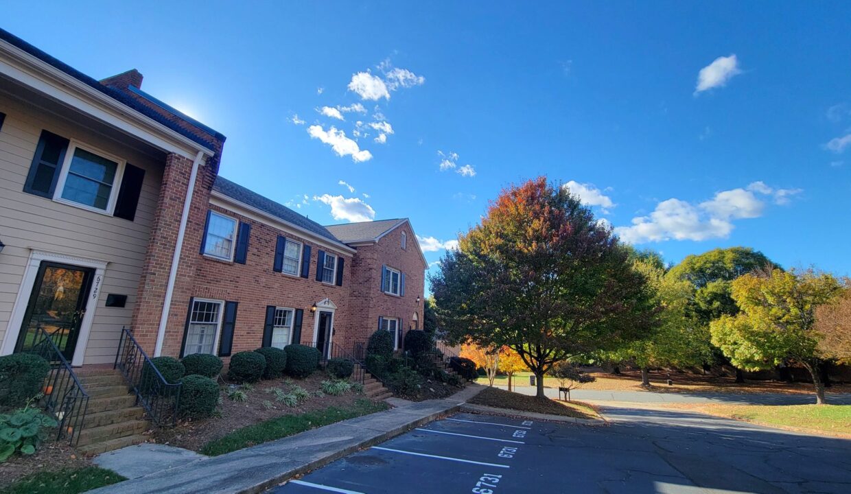 6733-Constitution-Ln-Charlotte-NC-28210-15