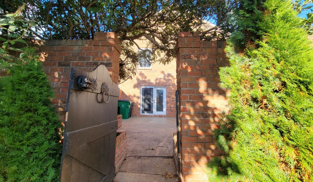 6733-Constitution-Ln-Charlotte-NC-28210-17