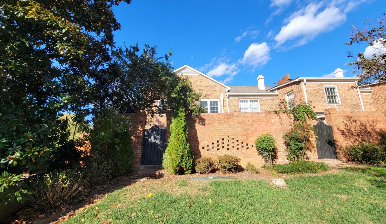 6733-Constitution-Ln-Charlotte-NC-28210-23