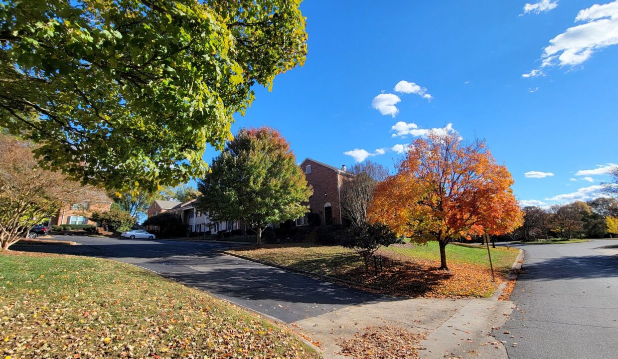 6733-Constitution-Ln-Charlotte-NC-28210-33