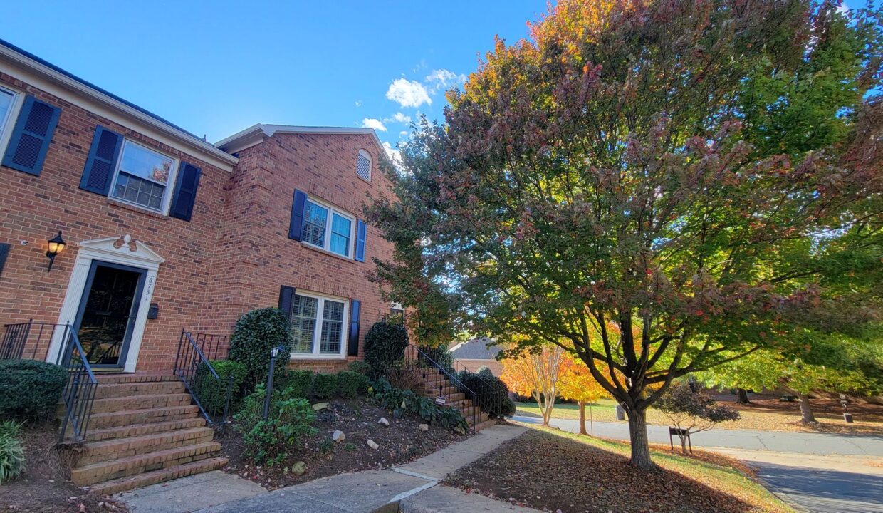 6733-Constitution-Ln-Charlotte-NC-28210-37