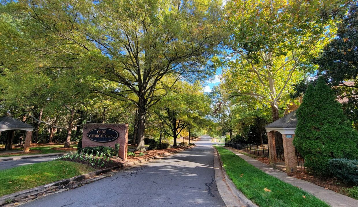 6733-Constitution-Ln-Charlotte-NC-28210-7