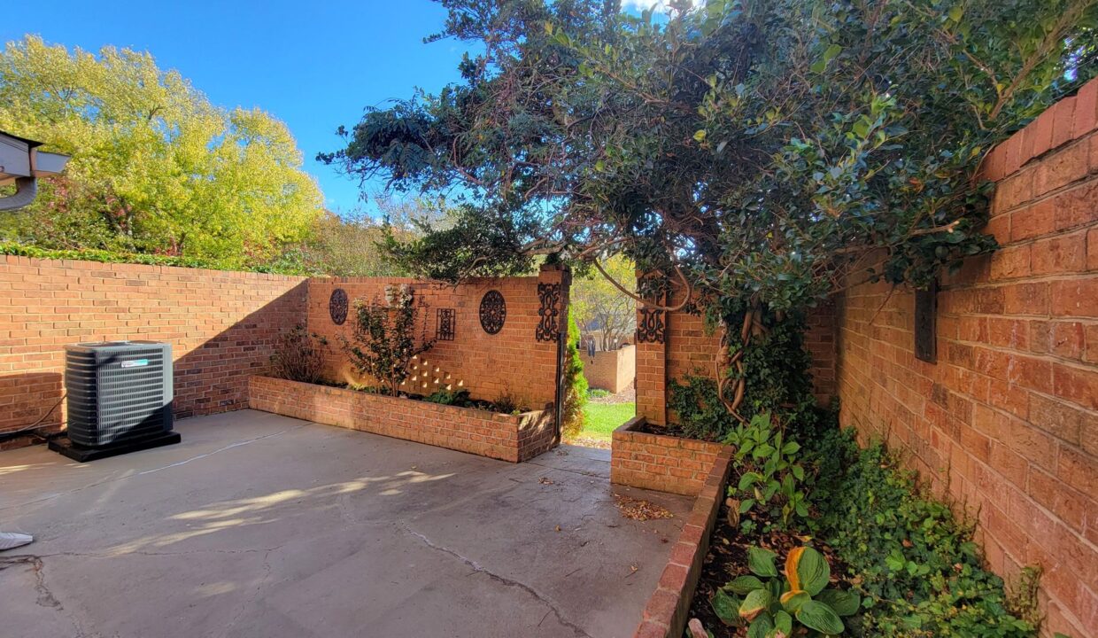 6733-Constitution-Ln-Charlotte-NC-28210-9