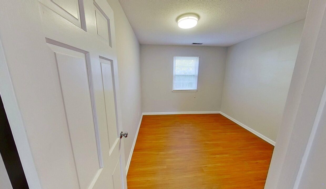 1020-Wofford-Ln-Raleigh-NC-27609-32