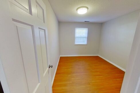 1020-Wofford-Ln-Raleigh-NC-27609-32