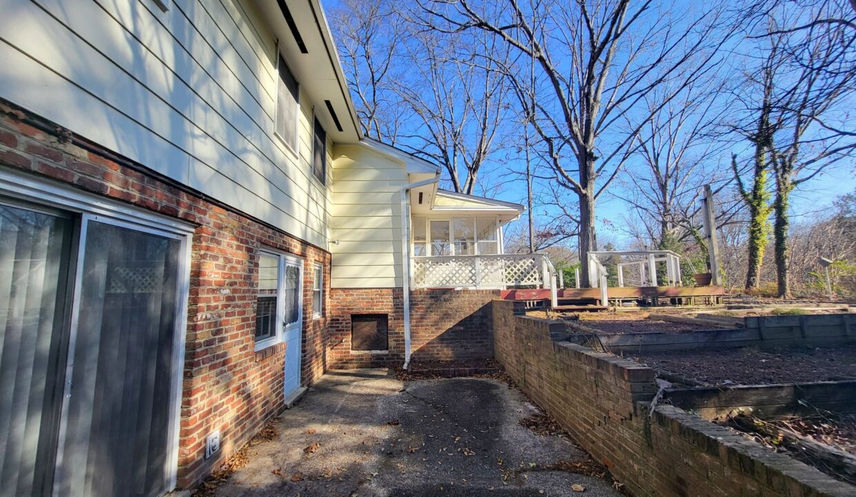 1020-Wofford-Ln-Raleigh-NC-27609-9