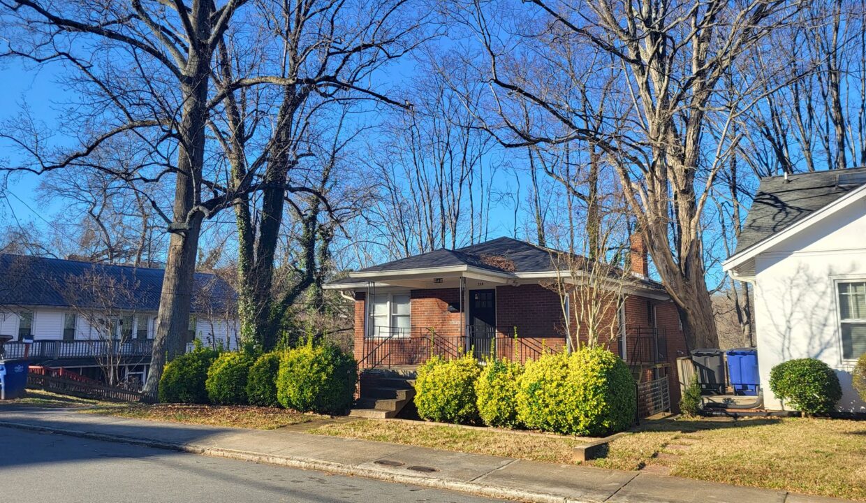 208-N-Sunset-Dr-Winston-Salem-NC-27101-13