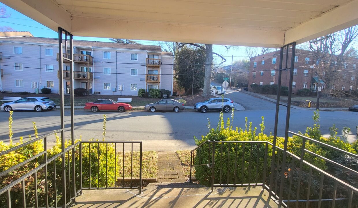 208-N-Sunset-Dr-Winston-Salem-NC-27101-15