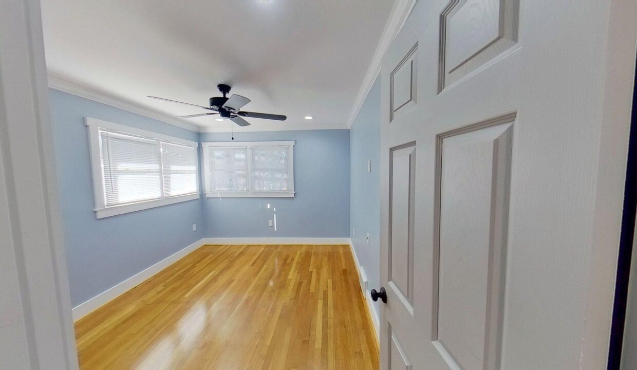 208-N-Sunset-Dr-Winston-Salem-NC-27101-20