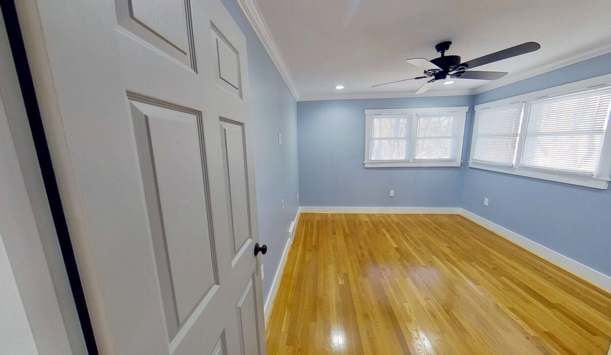 208-N-Sunset-Dr-Winston-Salem-NC-27101-22