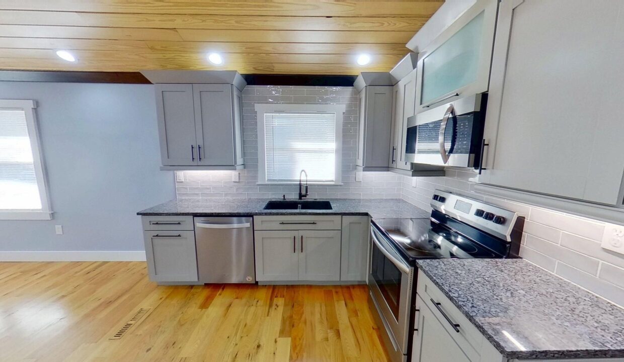 208-N-Sunset-Dr-Winston-Salem-NC-27101-8