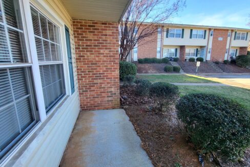 422-Muirs-Chapel-Rd-Greensboro-NC-27410-11