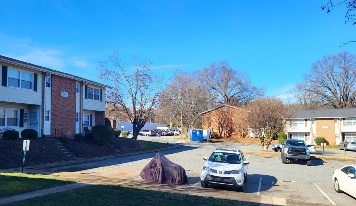 422-Muirs-Chapel-Rd-Greensboro-NC-27410-15