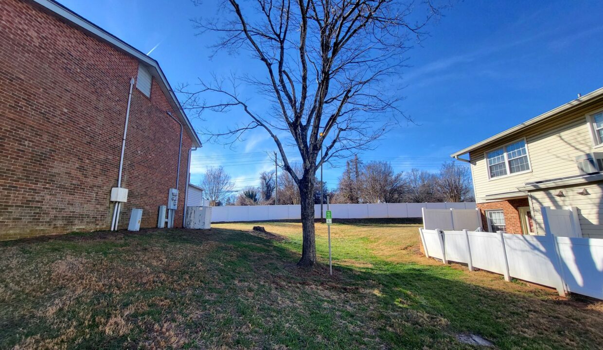 422-Muirs-Chapel-Rd-Greensboro-NC-27410-17
