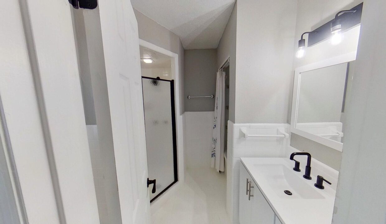 422-Muirs-Chapel-Rd-Greensboro-NC-27410-20