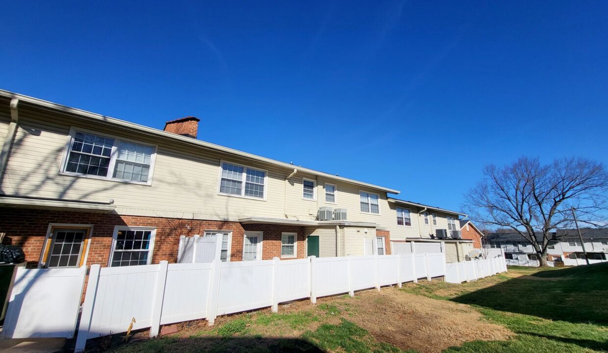 422-Muirs-Chapel-Rd-Greensboro-NC-27410-3