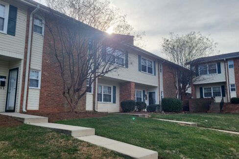 422-Muirs-Chapel-Rd-Greensboro-NC-27410-5