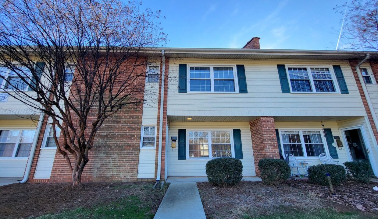 422-Muirs-Chapel-Rd-Greensboro-NC-27410-7