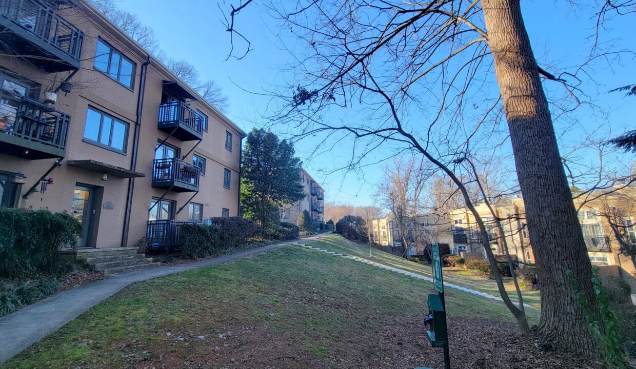 2425-Vail-Ave-A19-Charlotte-NC-28207-10