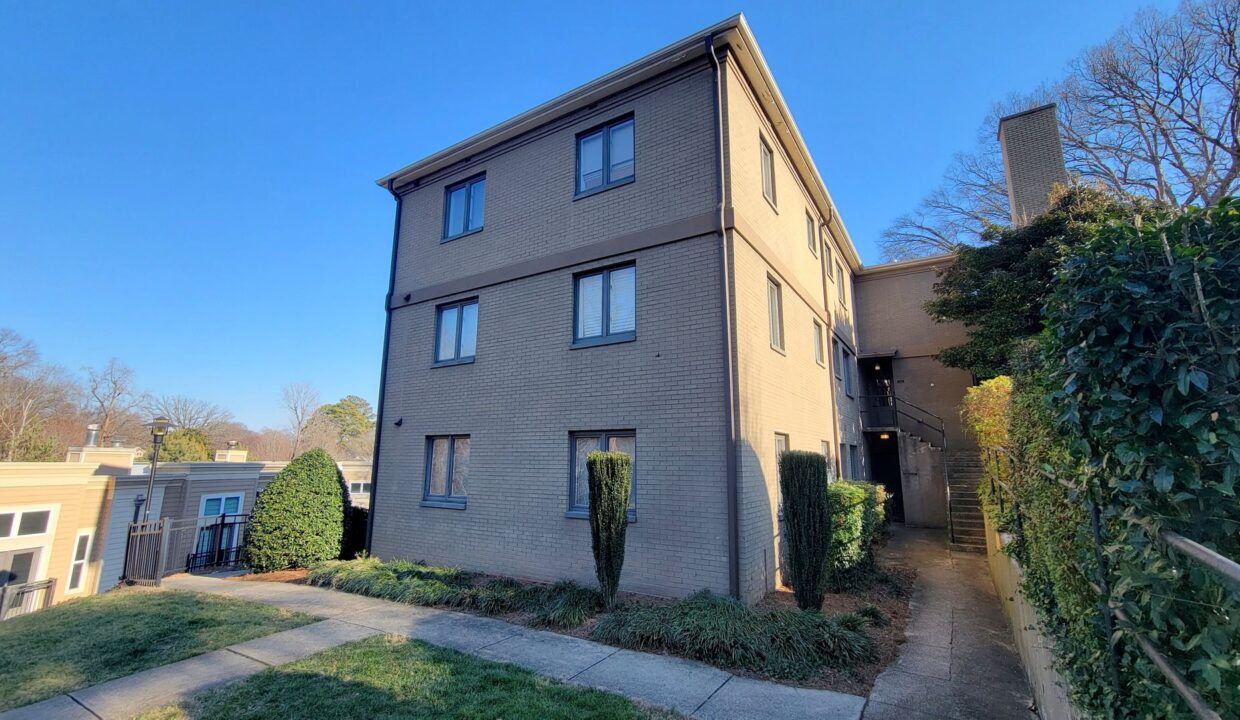 2425-Vail-Ave-A19-Charlotte-NC-28207-15