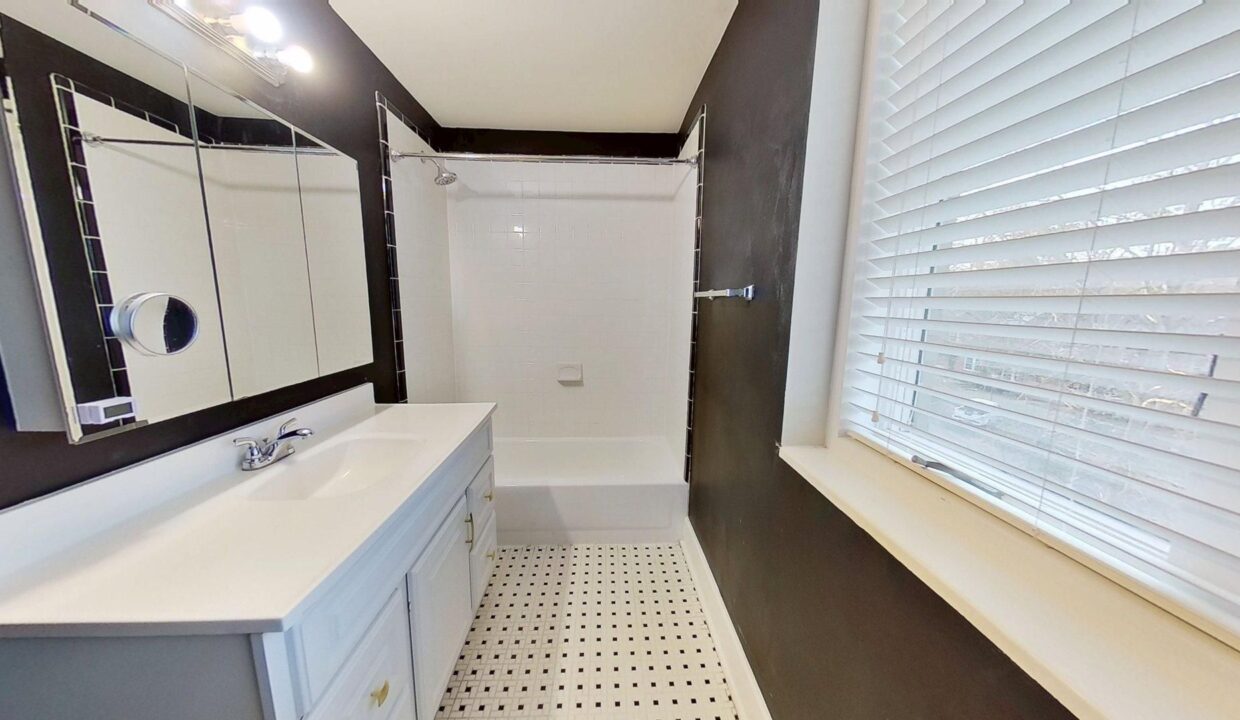 2425-Vail-Ave-A19-Charlotte-NC-28207-16